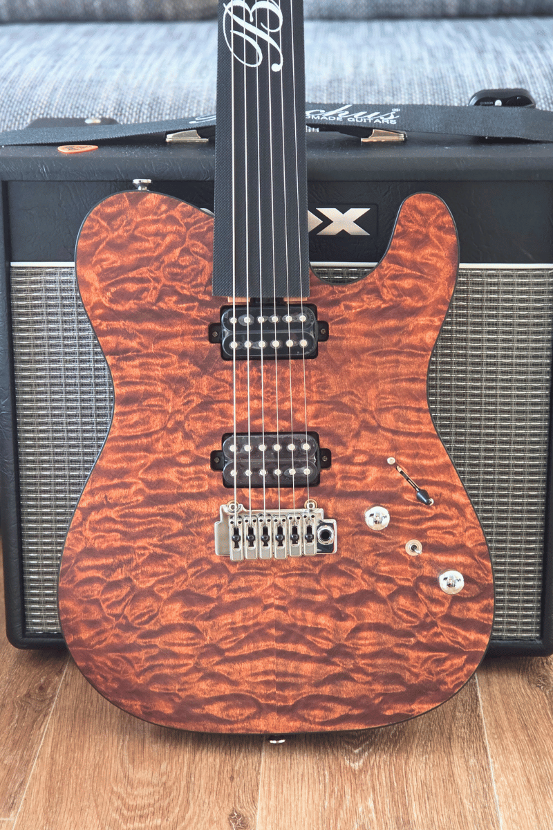 Guitare électrique BACCHUS...