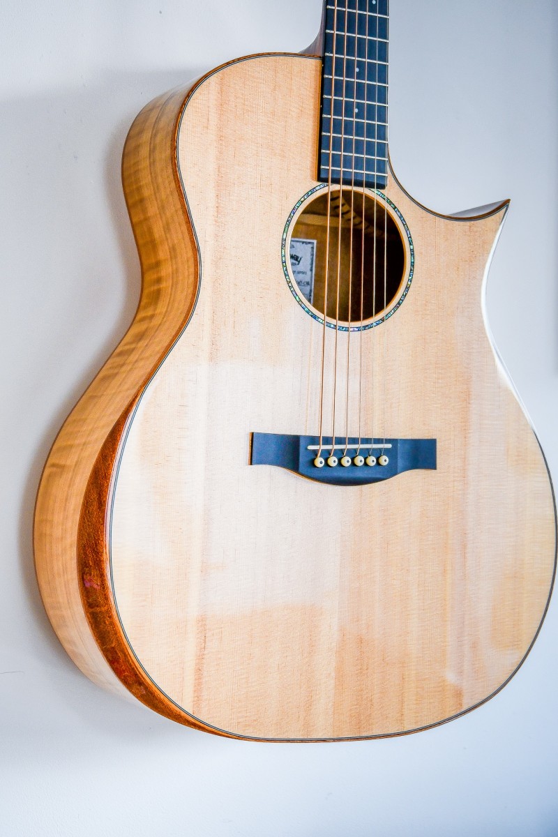 Guitare électro acoustique Headway...