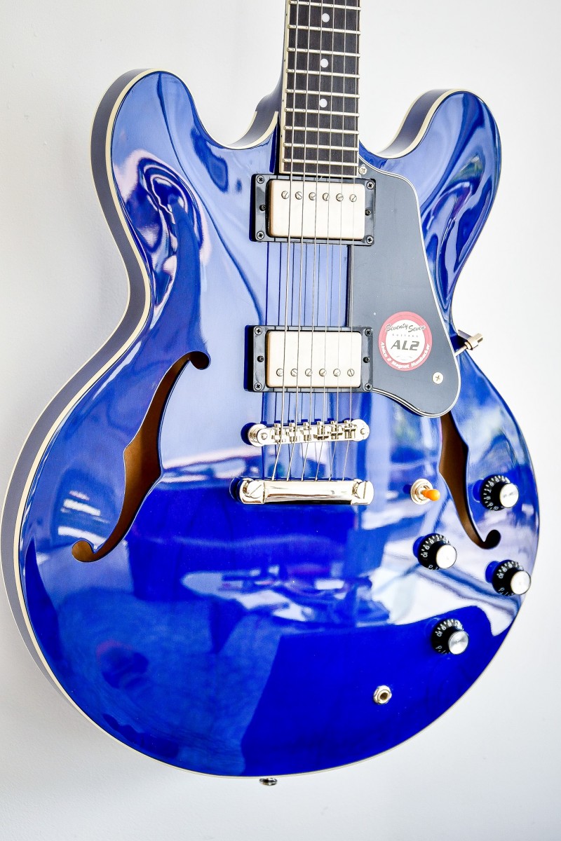 Guitare électrique semi hollow...