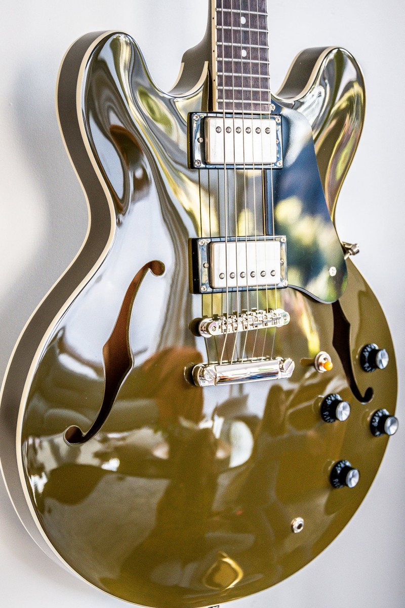 Guitare électrique semi hollow...